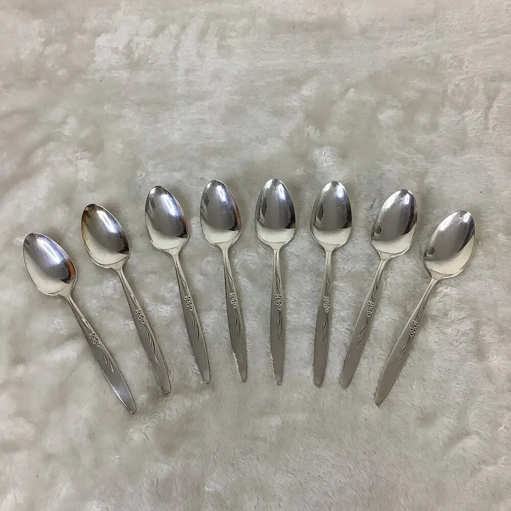 Oneida Silverplate Enchantment Gentle Rose 1960’s Flatware 8 Pc Lot Teaspoons